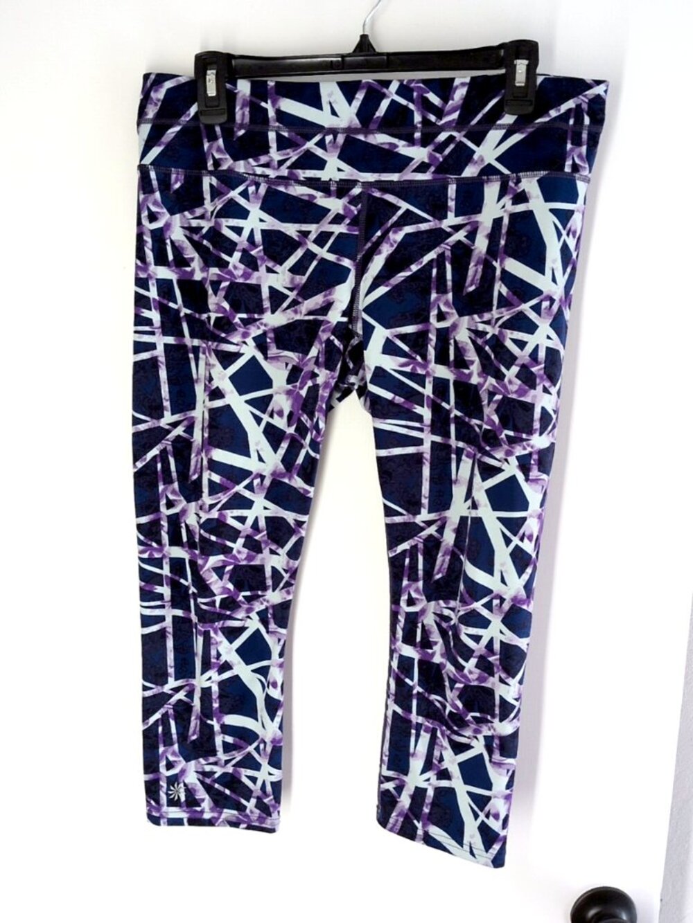 Athleta Floral Geo Sonar Capri leggings blue/purple L crop mid rise
